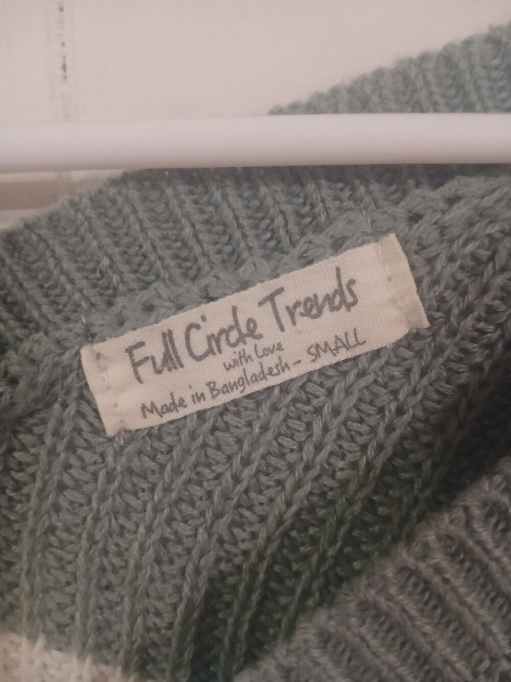 Full Circle Trends Cropped Sweater Size Small  Front Drawstring Colorblock - Picture 3 of 5